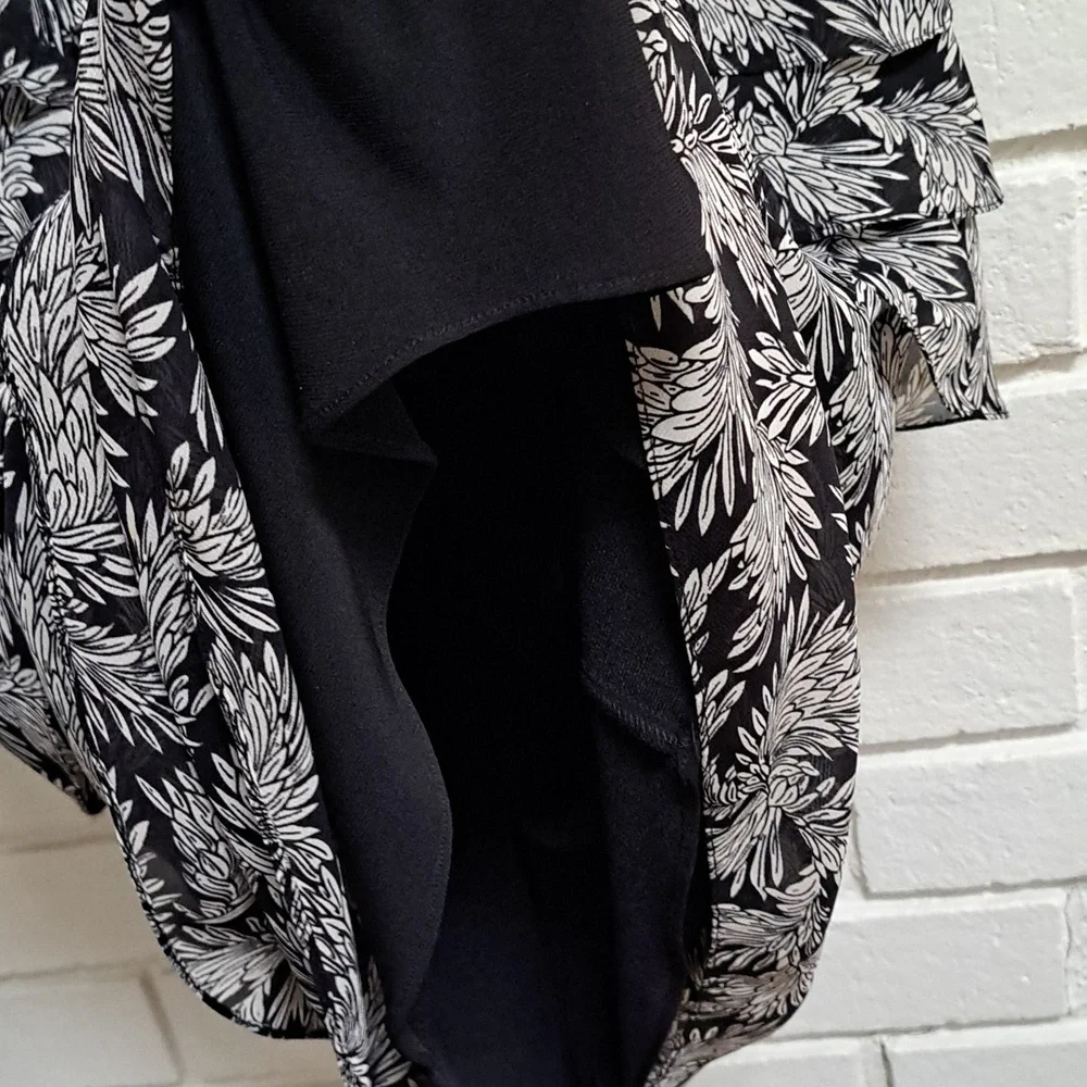 Adrianna Papell Black/White Ruffled Ruched Formal Dress. Size 14 Petite - Picture 5 of 11